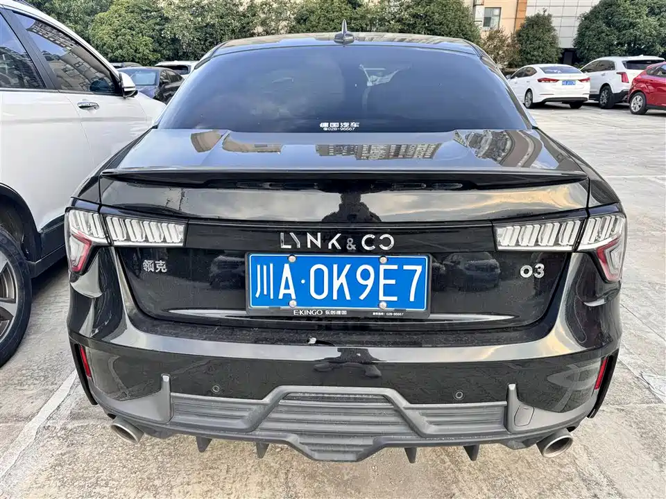 Lynk & Co 03