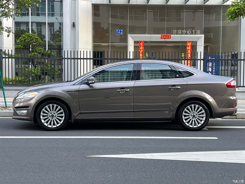 Ford Mondeo, 2011 24