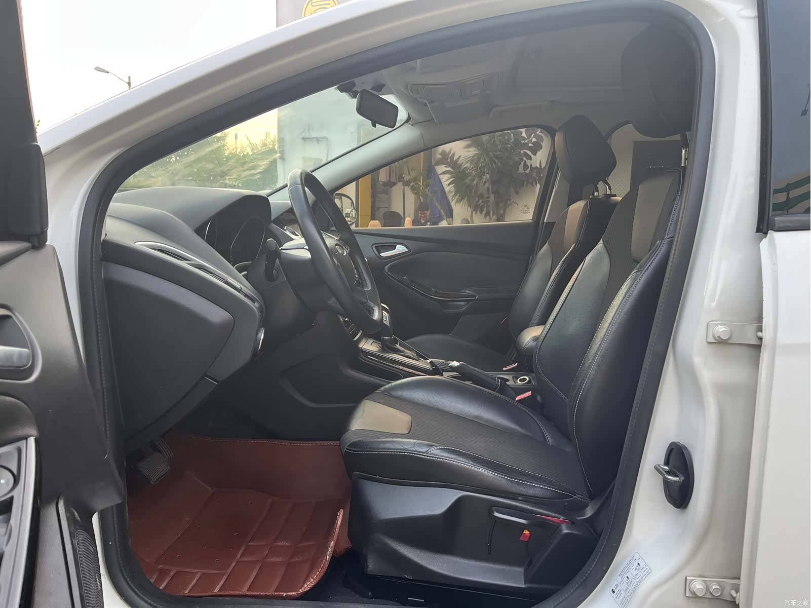 Ford Focus, 2014 9