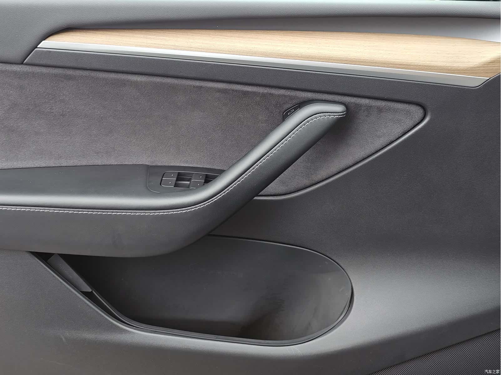 Tesla Model Y, 2023 9