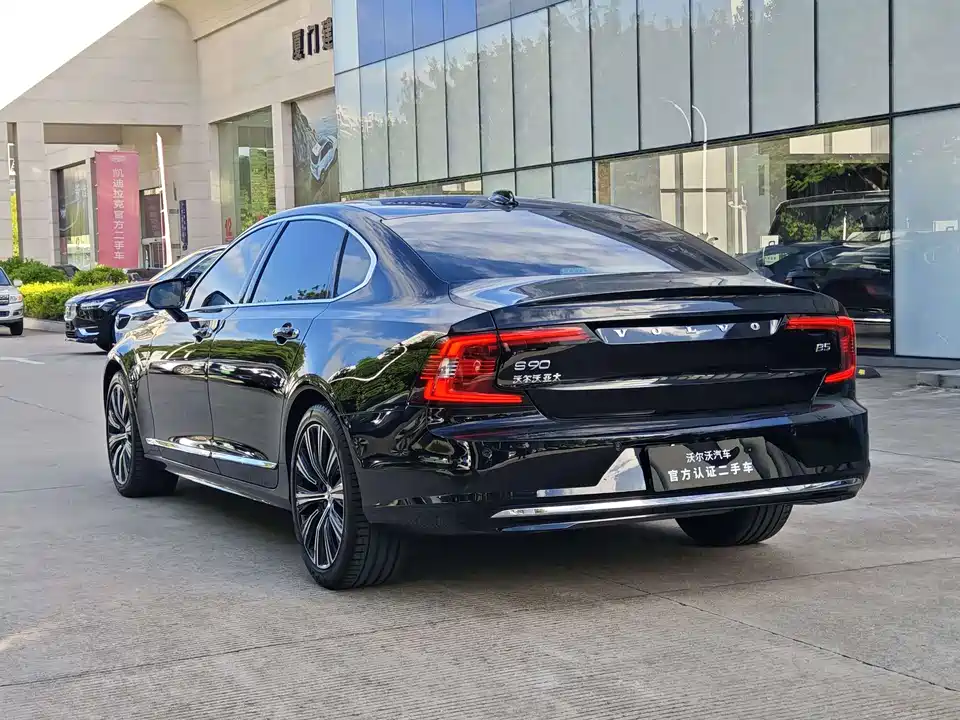 Volvo S90