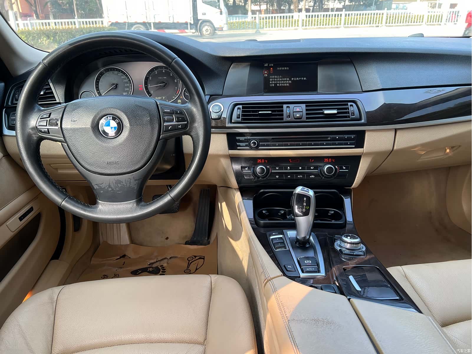 BMW 5 Series, 2013 11