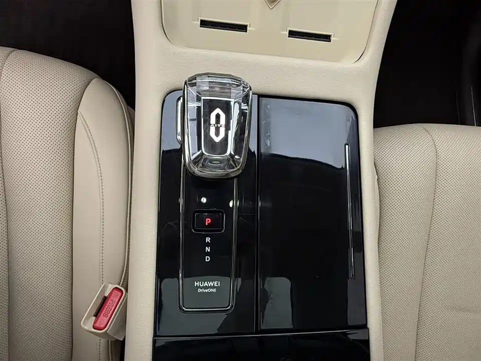 AITO Ask the world M7