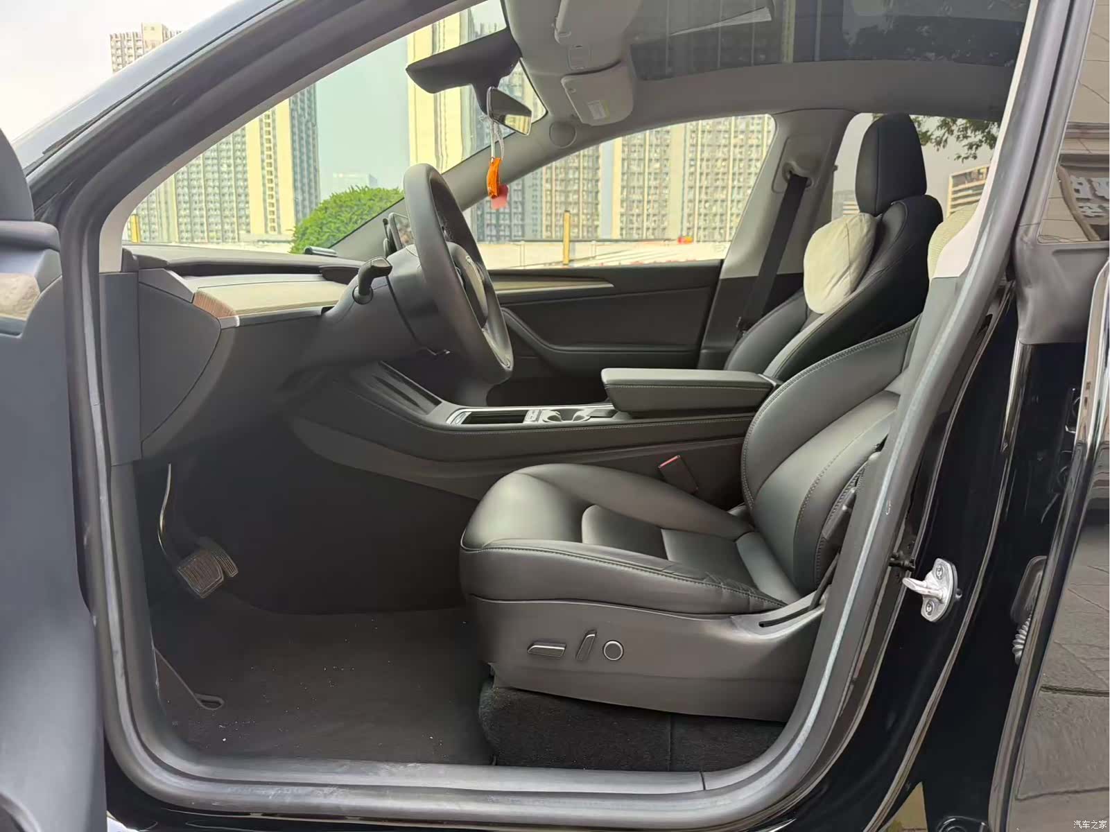 Tesla Model Y, 2023 6