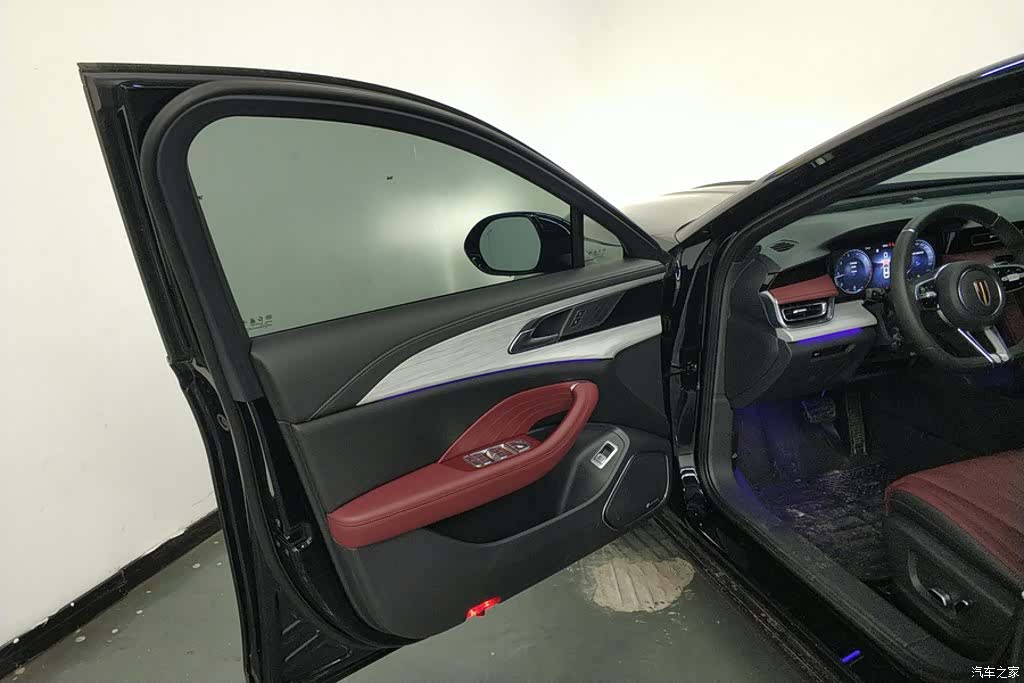 Hongqi H5, 2025 7