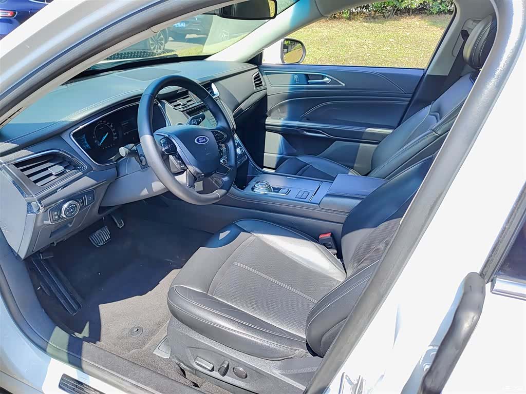 Ford Taurus, 2017 7