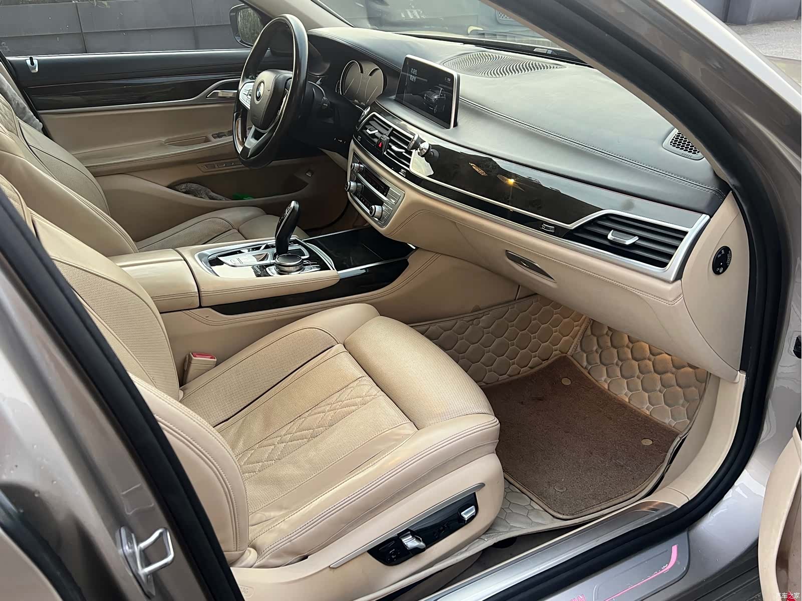 BMW 7 Series, 2016 12