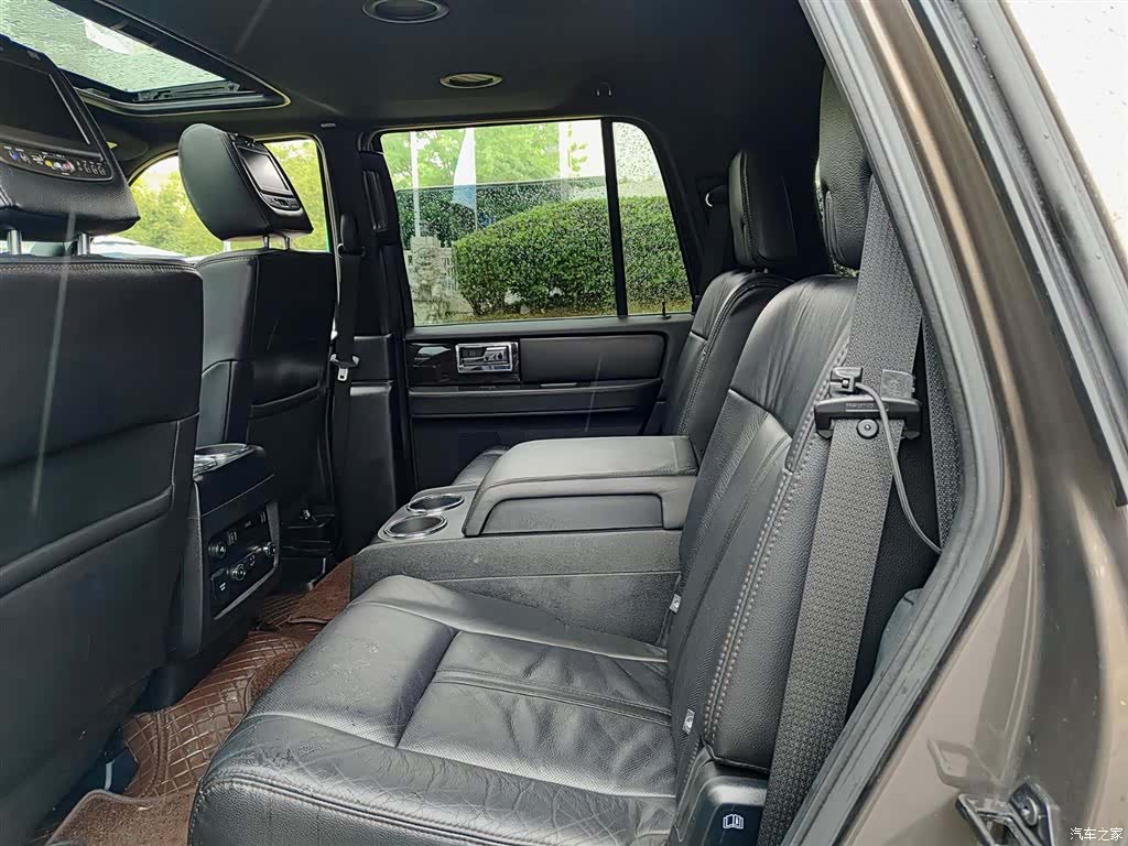 Lincoln Navigator, 2016 8