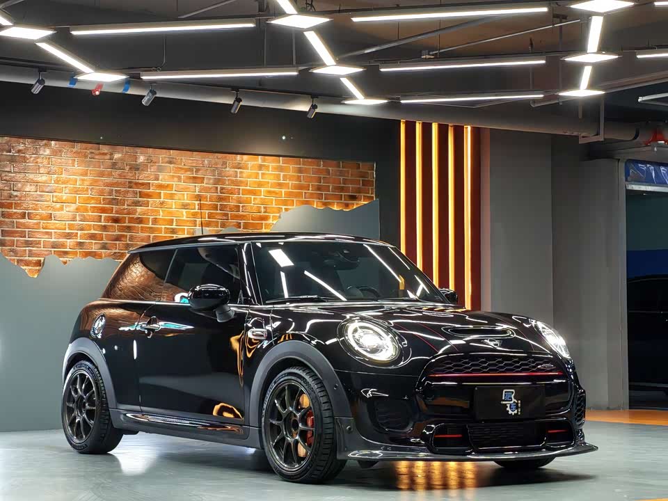 MINI JCW