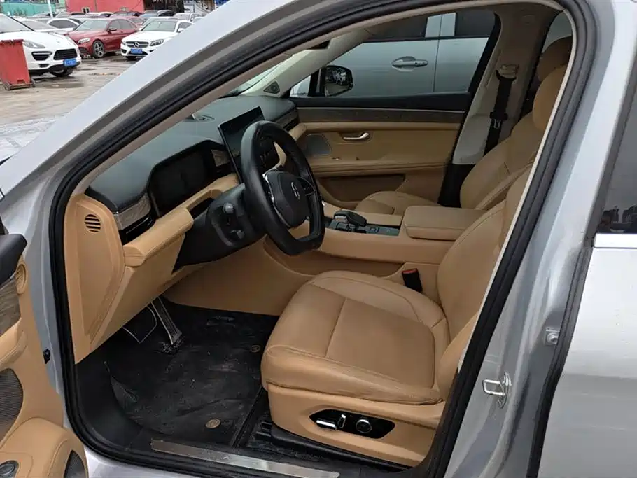 AITO Ask the world M5