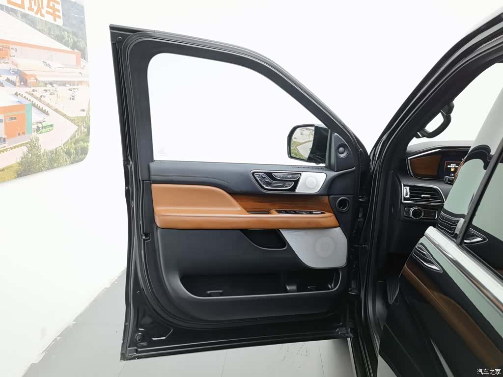 Lincoln Navigator, 2019 8