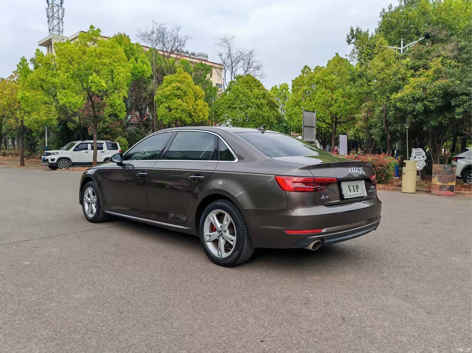 Audi A4L, 2017 9