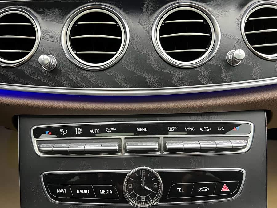 Mercedes-Benz E-Class 2019, фото 25