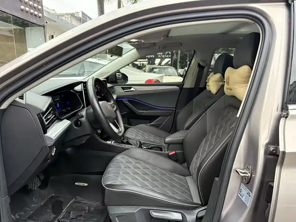Volkswagen Sagitar
