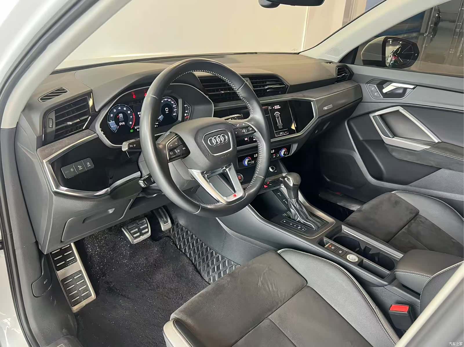 Audi Q3, 2020 9