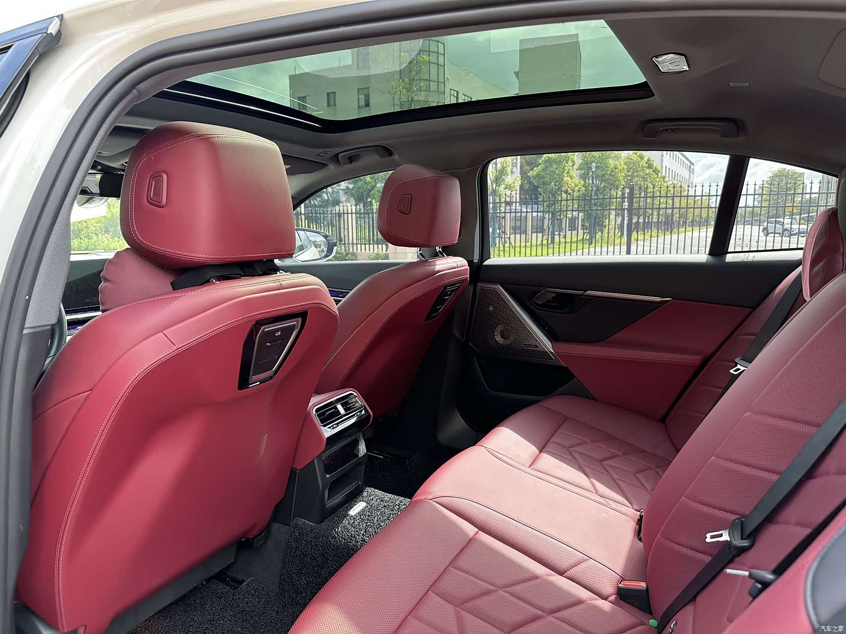 BMW 5 Series, 2024 все фото