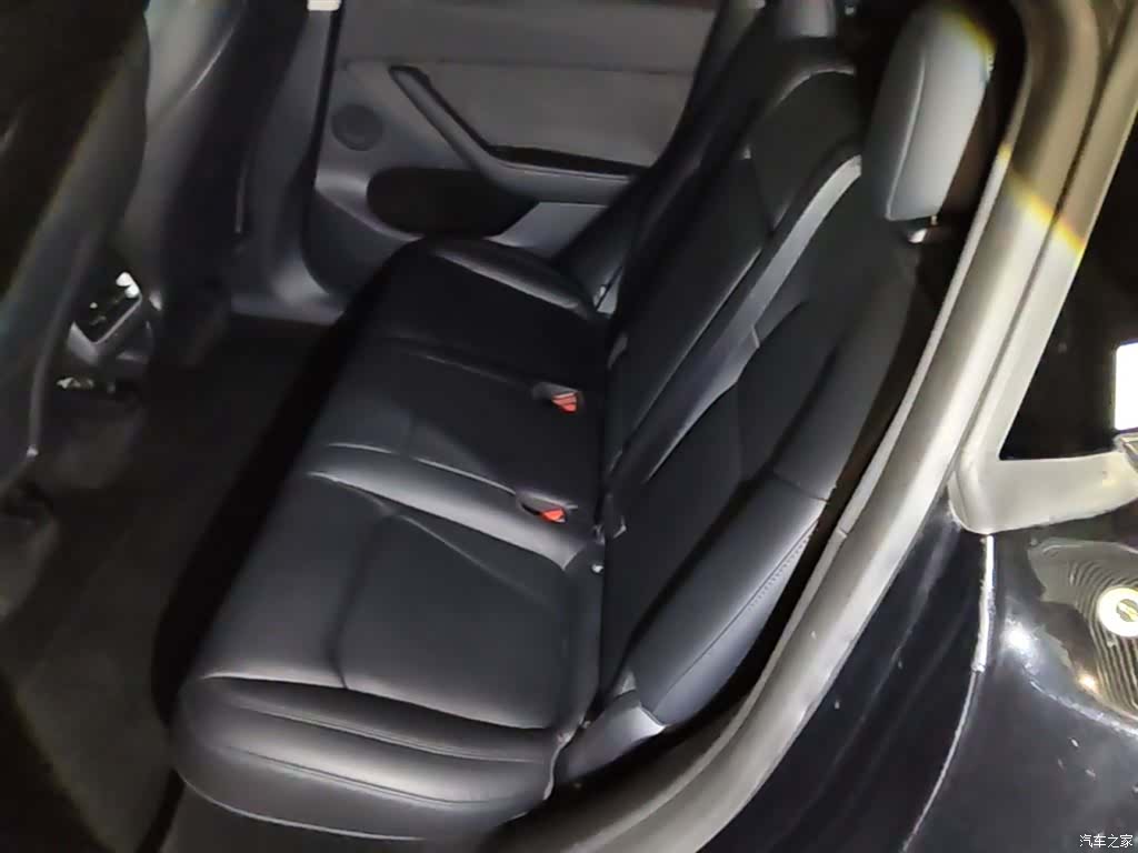 Tesla Model Y, 2022 17