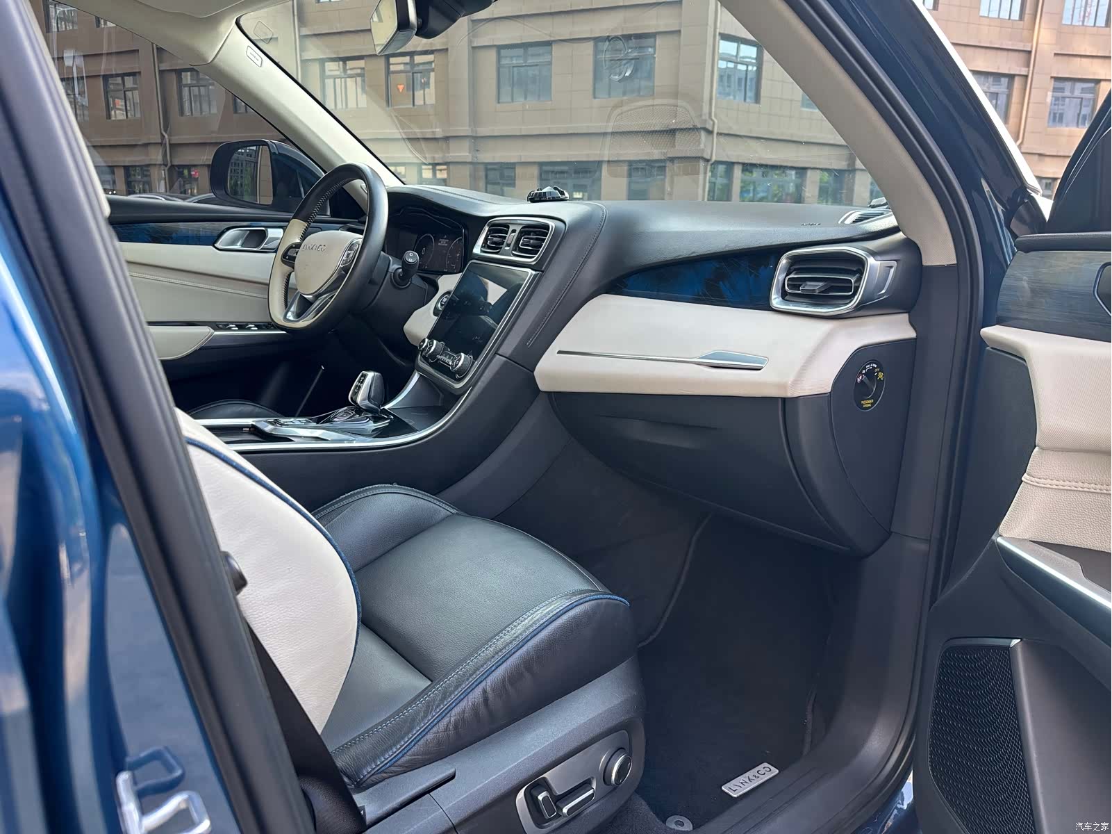 Lynk & Co 01, 2018 11
