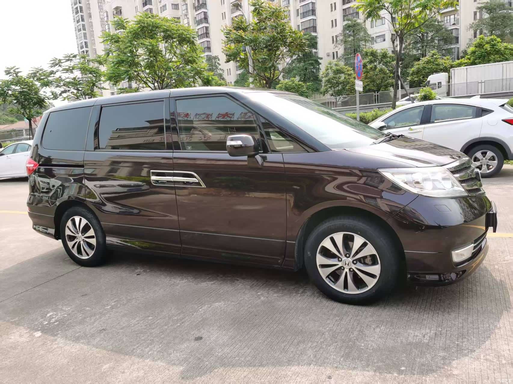 Honda Elysion, 2016 все фото
