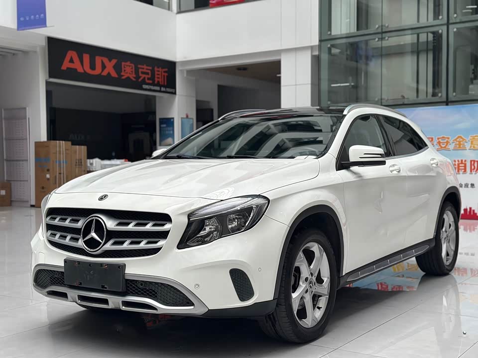 Mercedes-Benz GLA