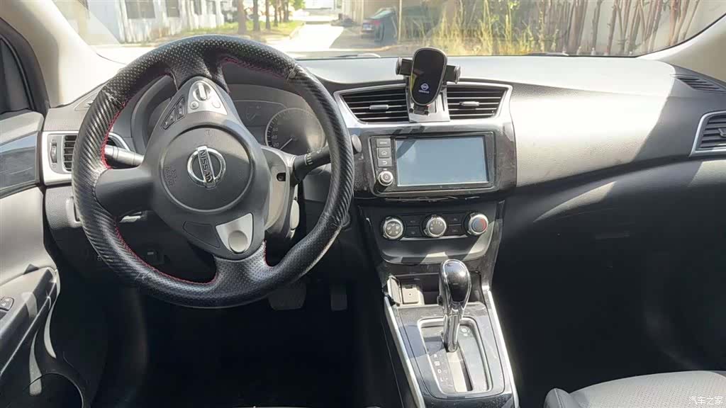 Nissan Sylphy, 2016 3