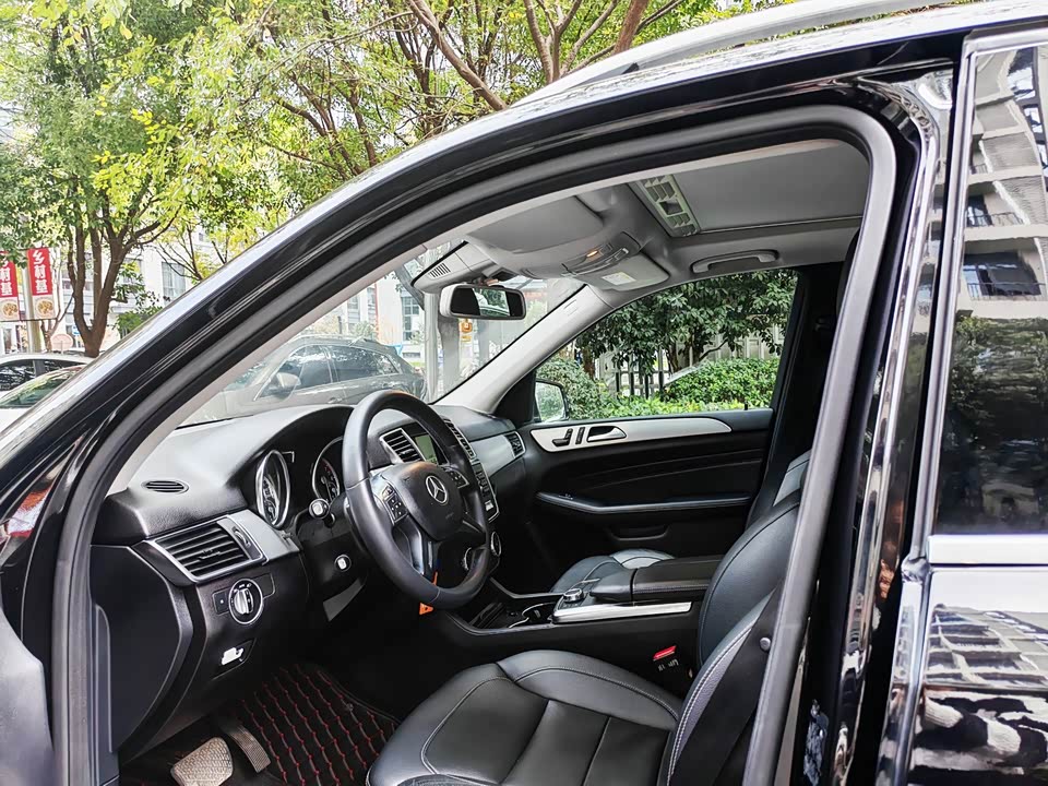 Mercedes-Benz M class