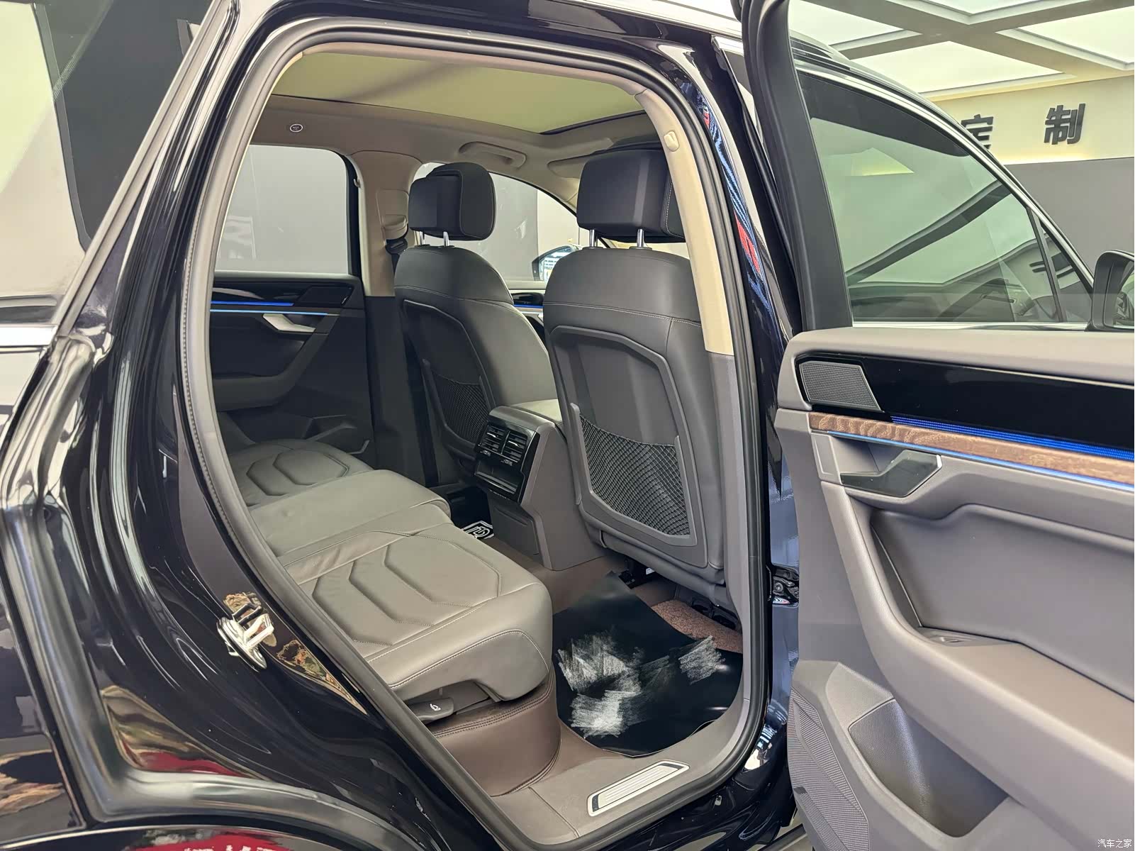 Volkswagen Touareg, 2019 10