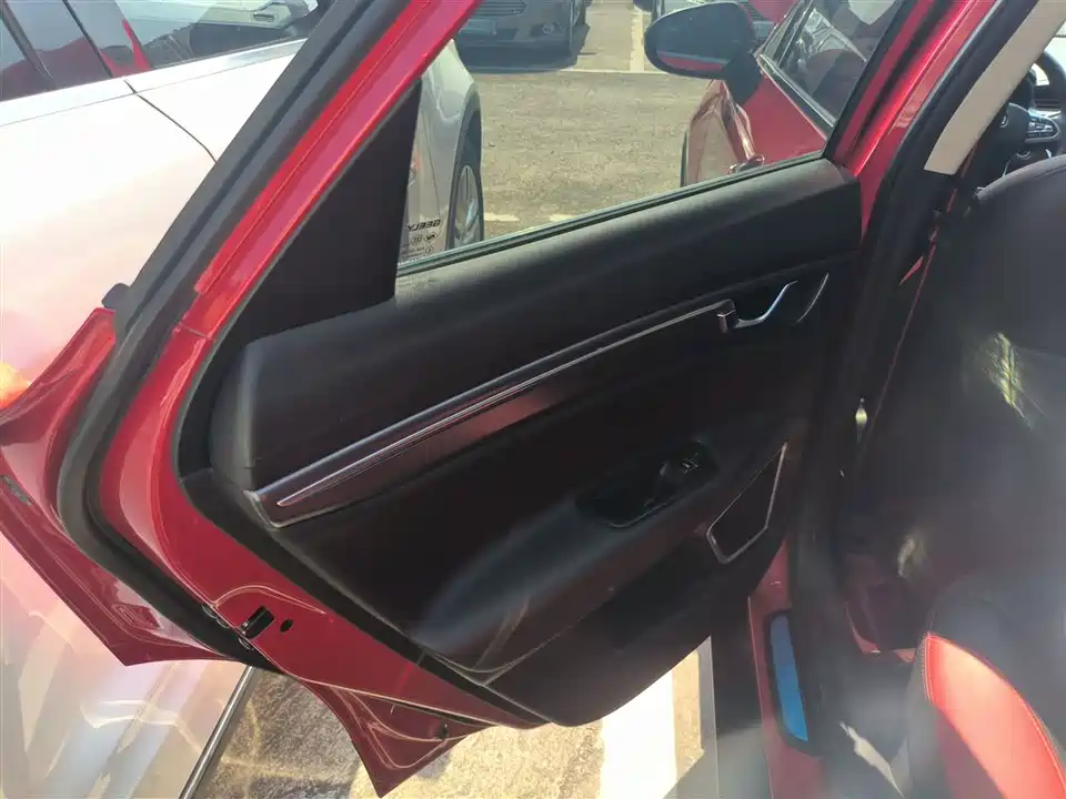 Geely Emgrand GS