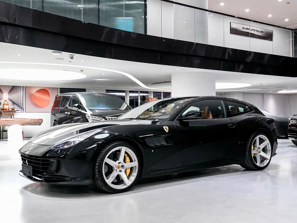 Ferrari GTC4Lusso