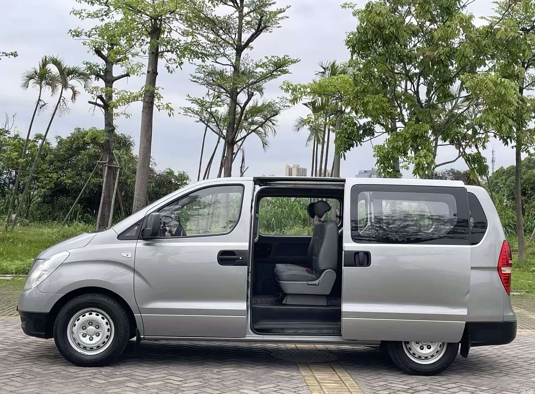 Hyundai H-1, 2013 7