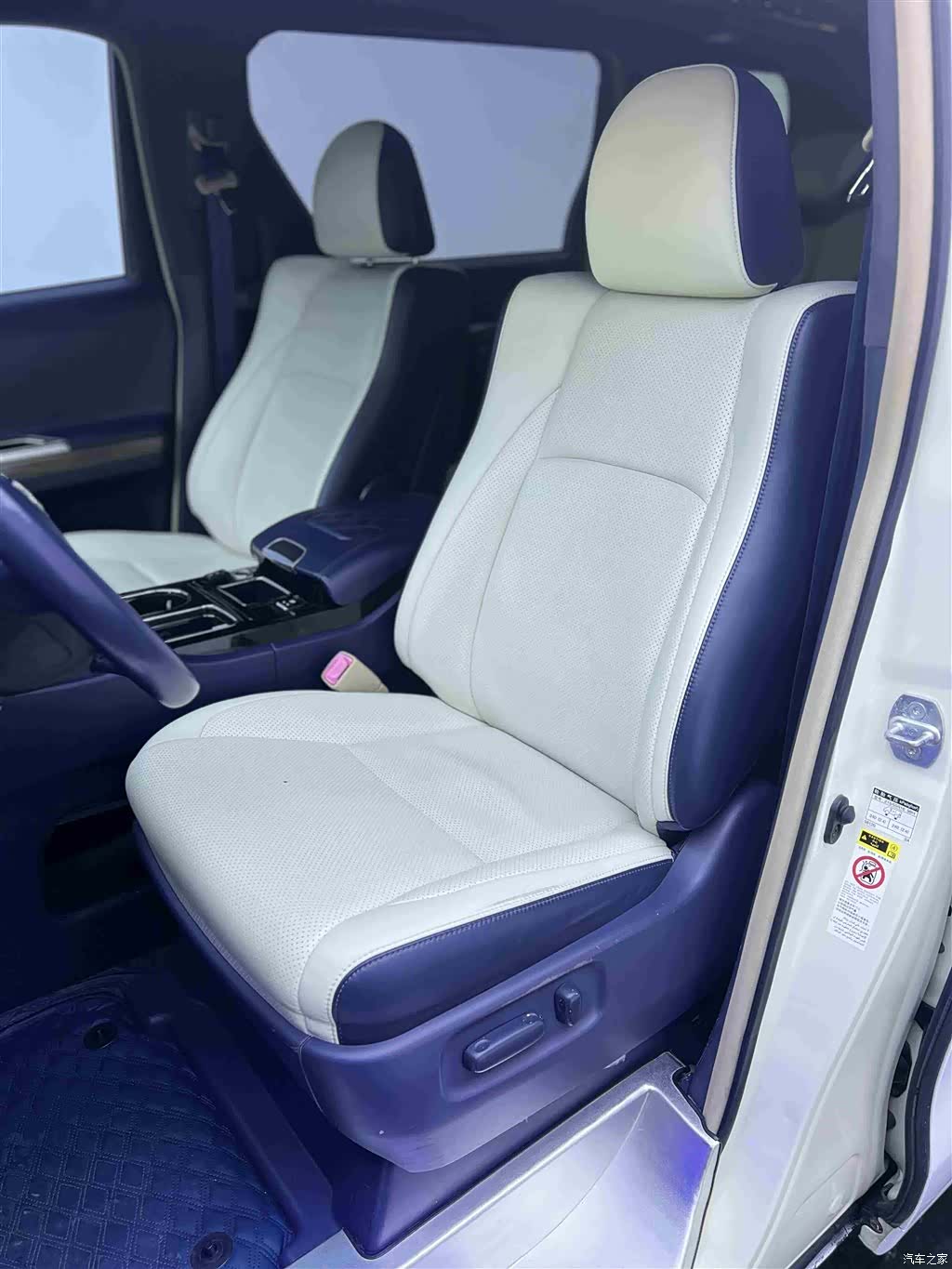 Toyota Alphard, 2011 6