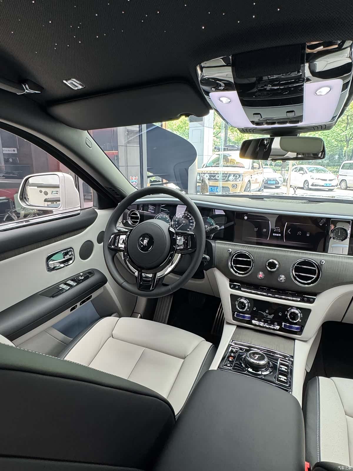 Rolls-Royce Ghost, 2023 18