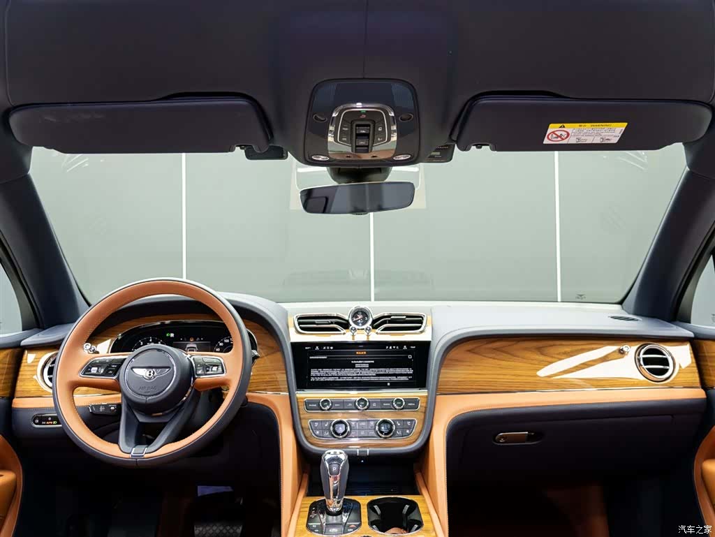 Bentley Bentayga, 2025 15