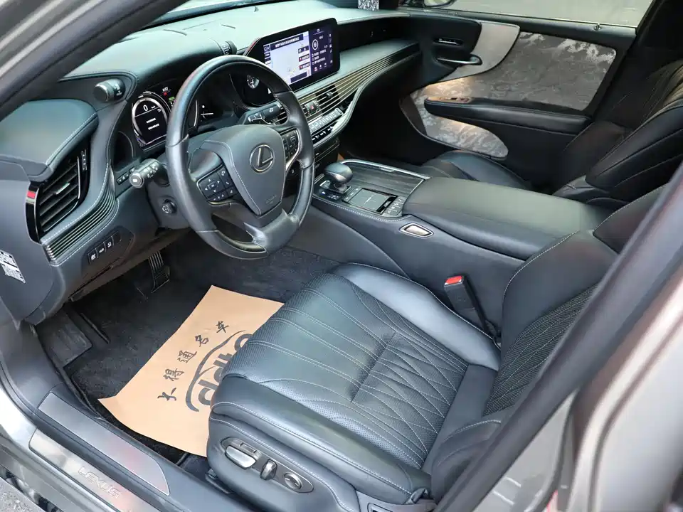 Lexus LS