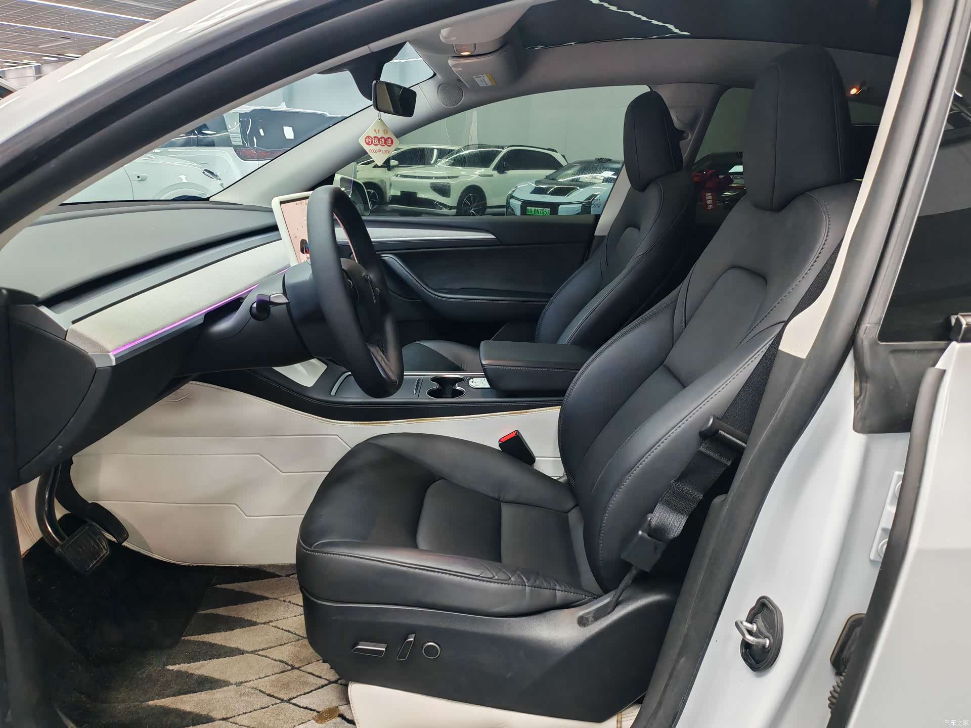 Tesla Model Y, 2024 6