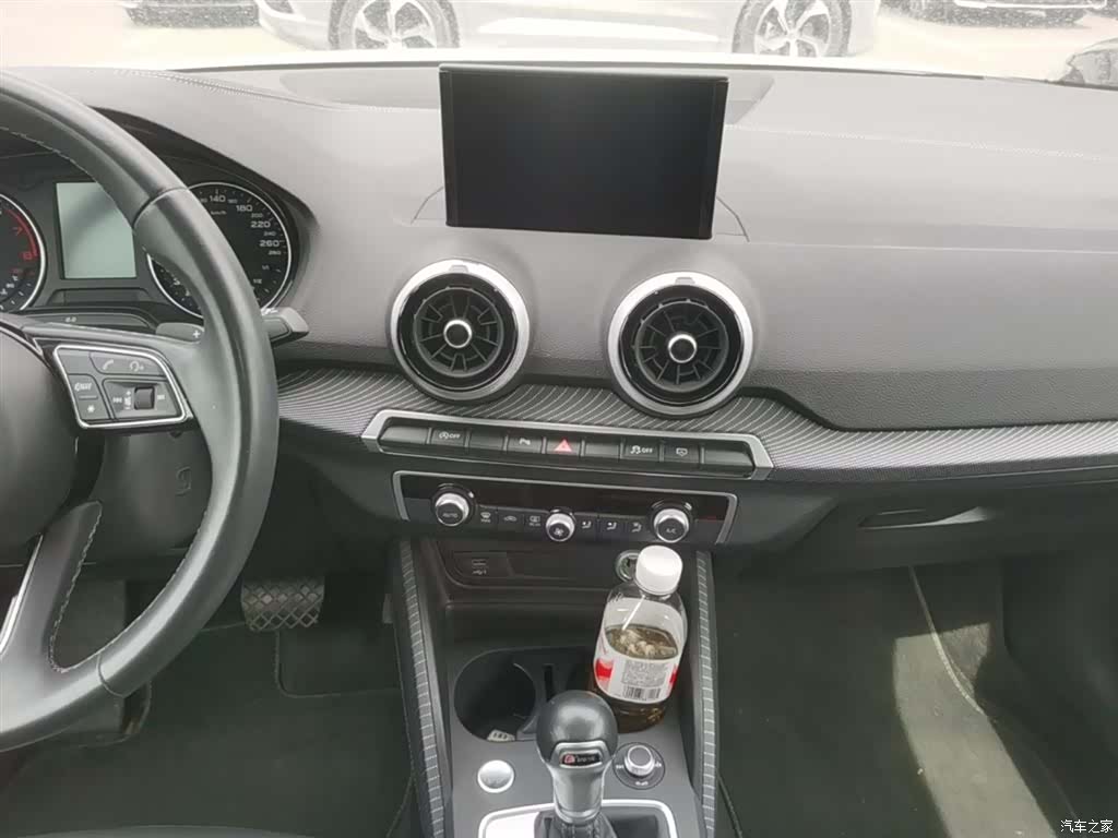 Audi Q2L, 2024 20