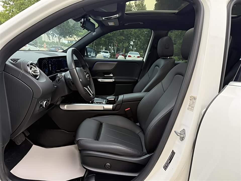 Mercedes-Benz GLB Mercedes-Benz GLB