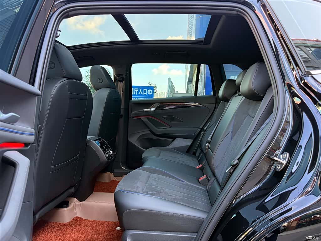 Volkswagen Tiguan L, 2025 10