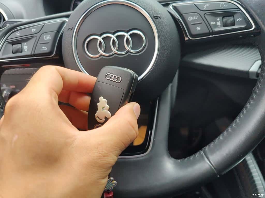 Audi Q2L, 2021 9