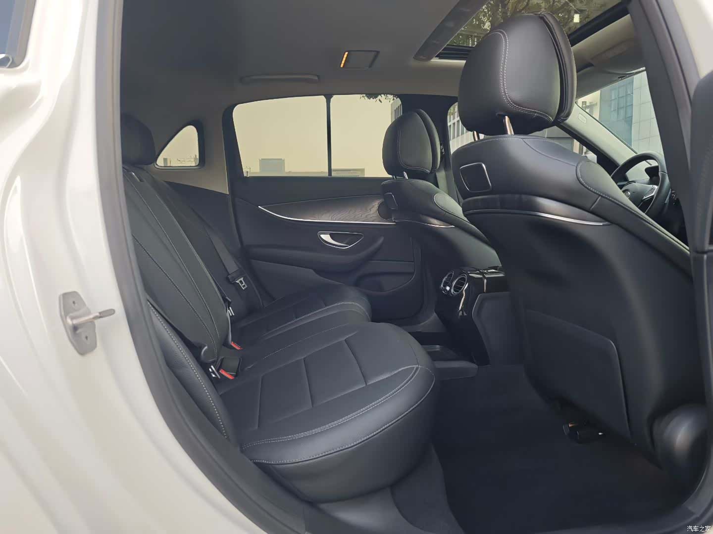 Mercedes-Benz E-Class, 2017 10