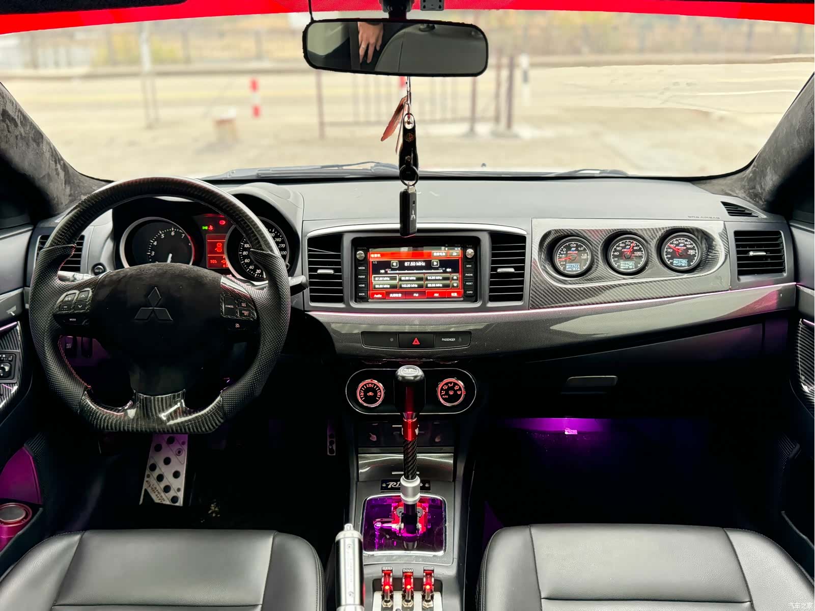 DongNanQiChe YARiS L, 2012 все фото