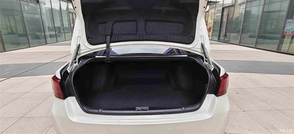 Toyota Crown, 2017 23