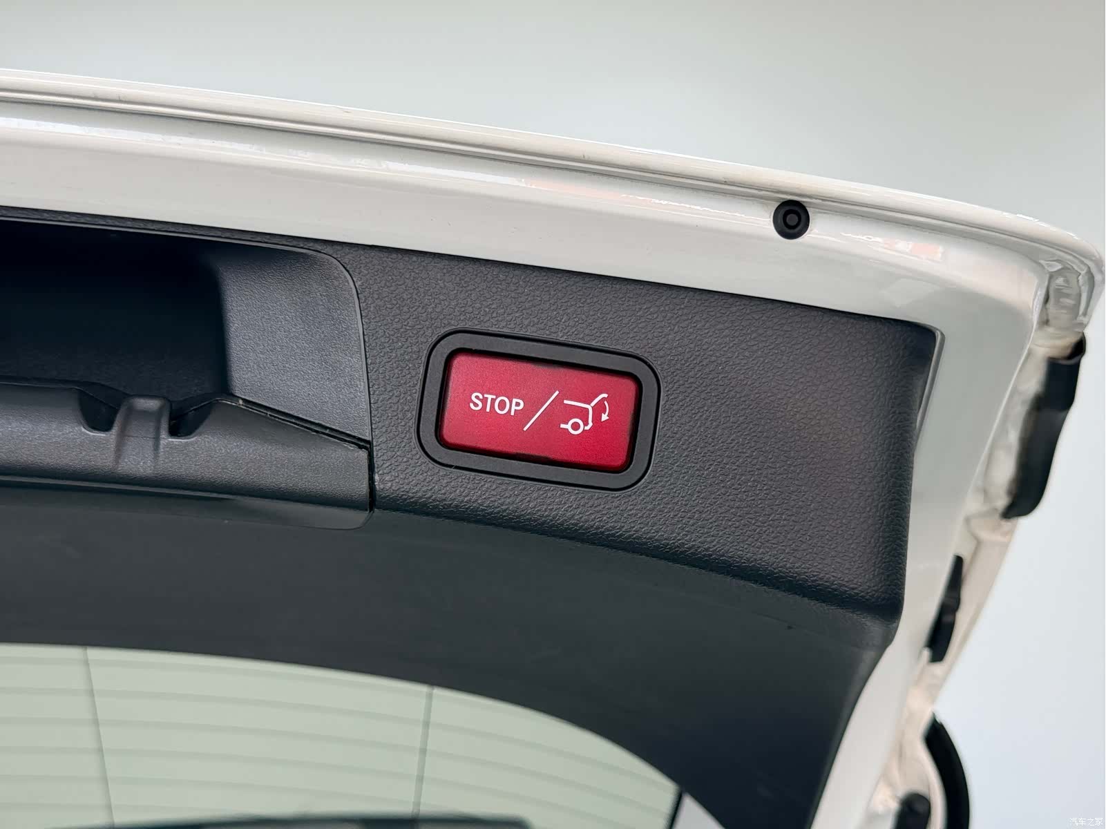Mercedes-Benz C-Class, 2019 14