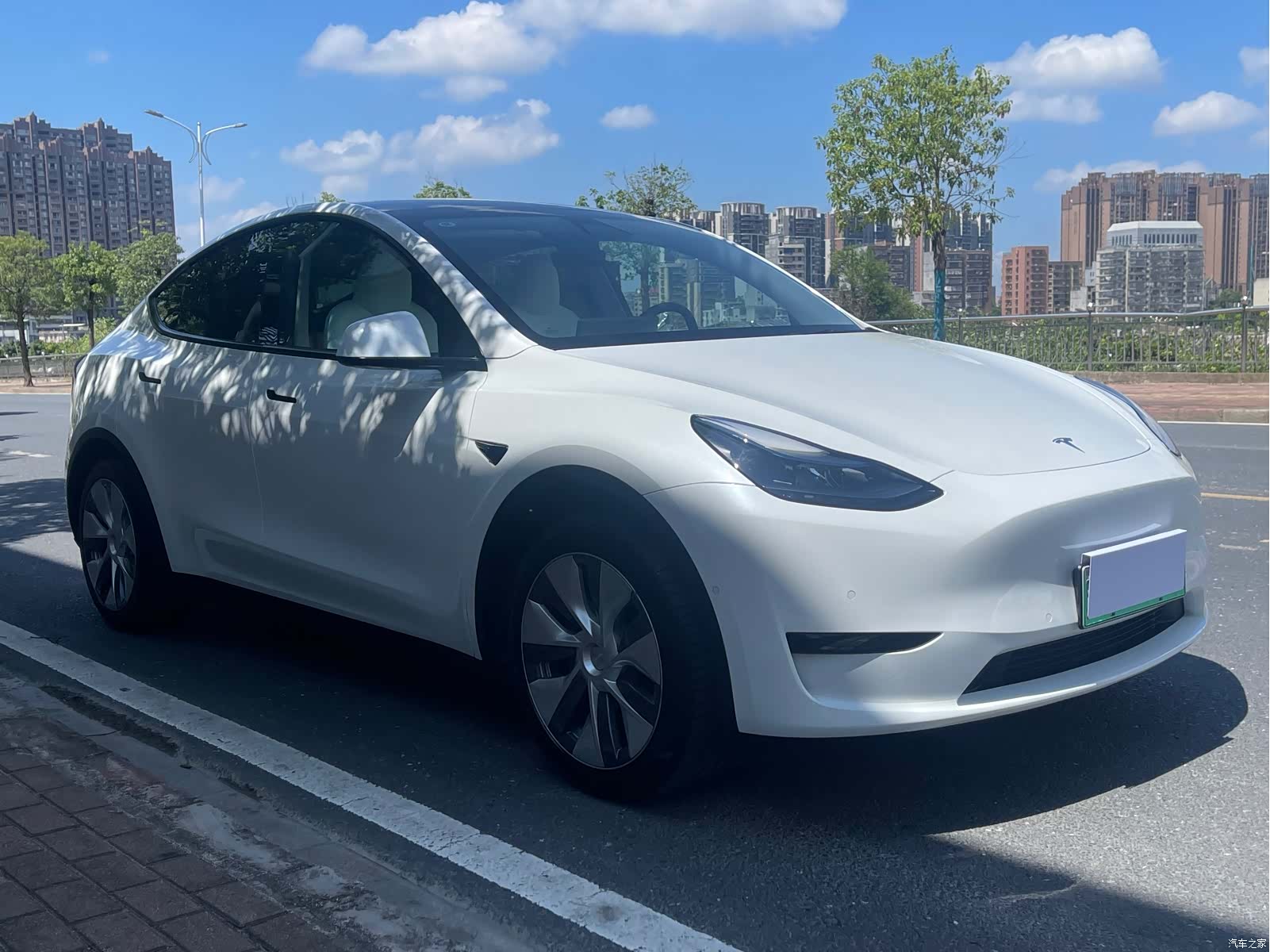 Tesla Model Y, 2023 3