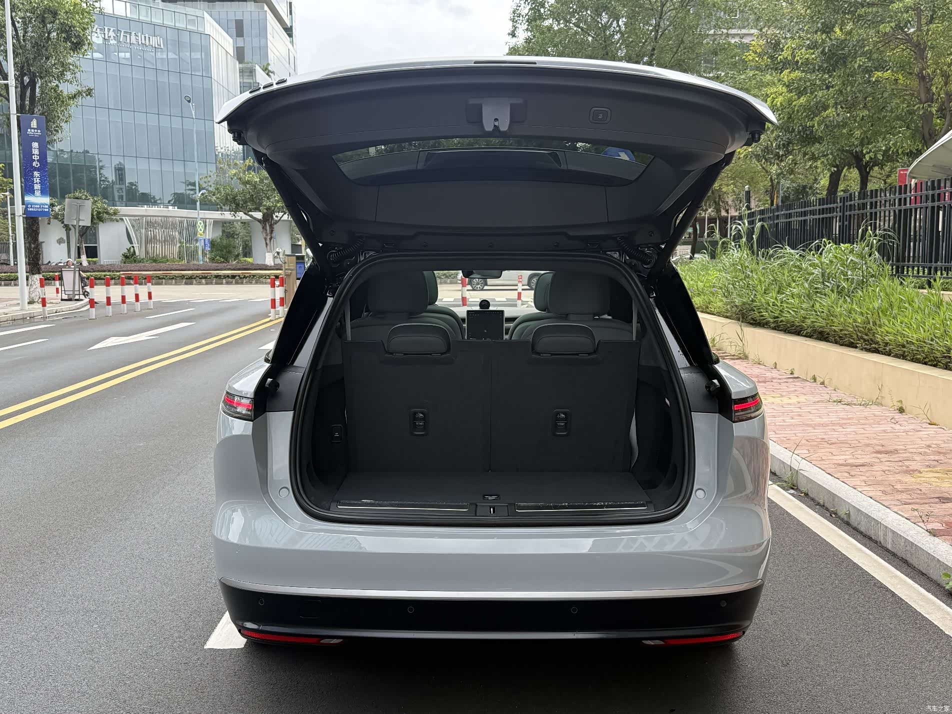 NIO ES8, 2023 7