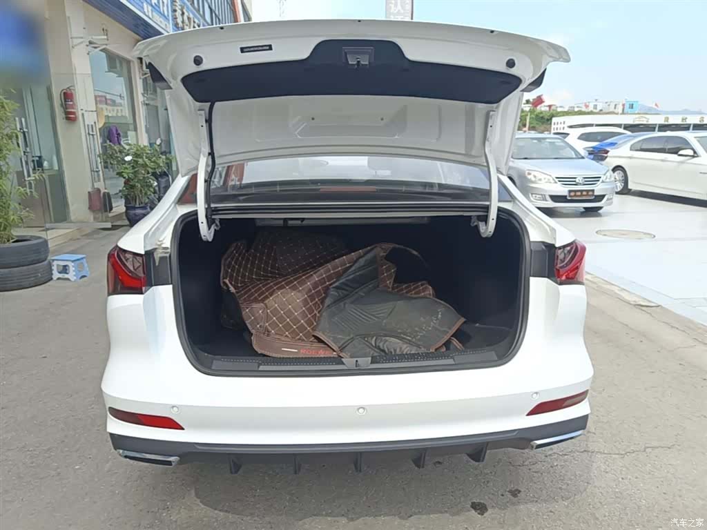 Roewe i5, 2025 19