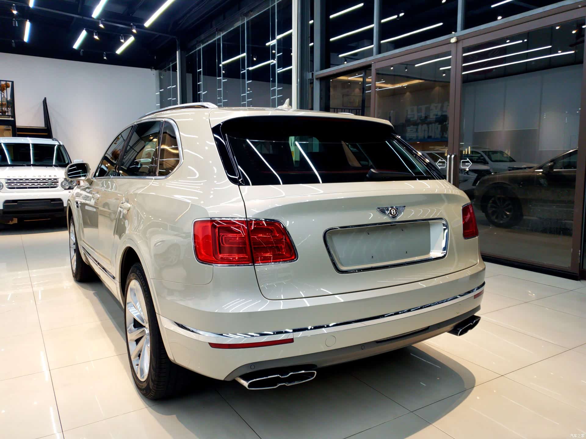 Bentley Bentayga, 2019 4