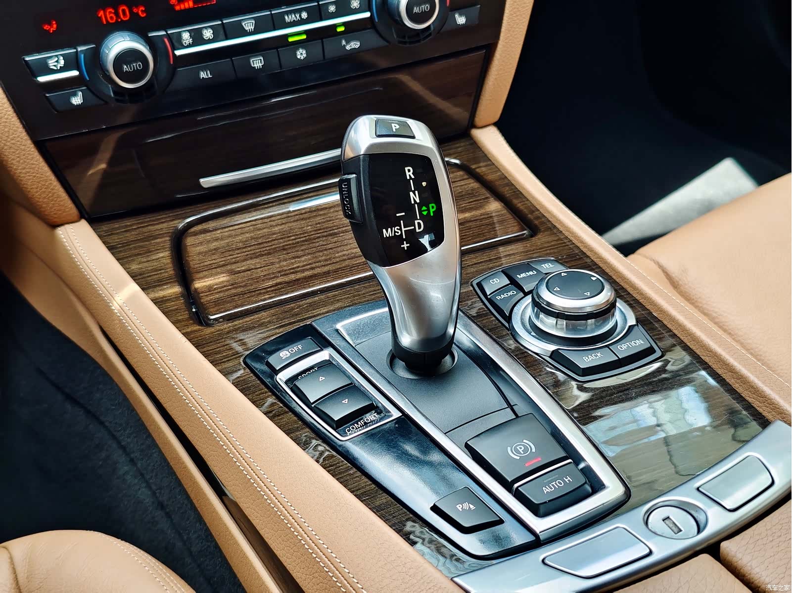 BMW 7 Series, 2011 16