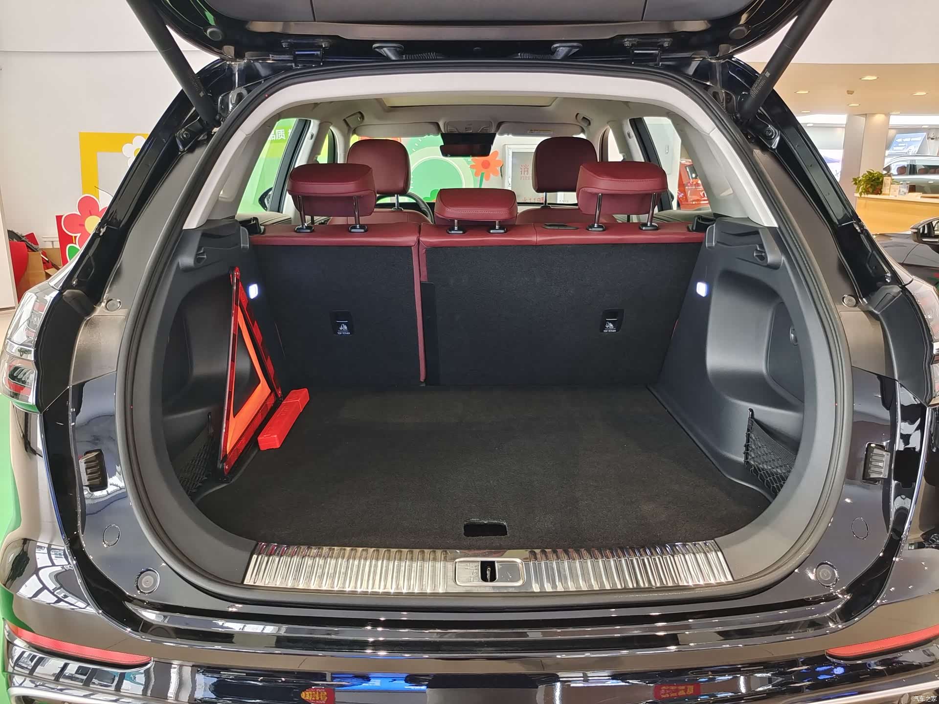 Hongqi HS5, 2024 10
