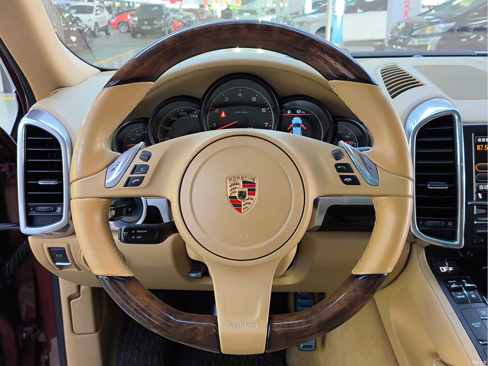 Porsche Cayenne, 2013 8